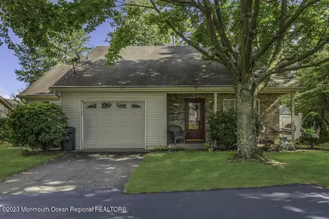 403 Lily Ct #1, Whiting, NJ 08759