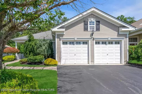 18 Devonshire Way, Jackson, NJ 08527