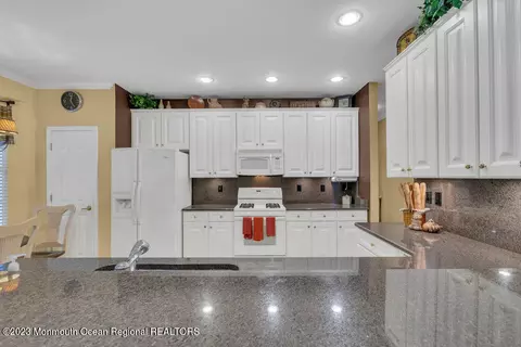 18 Devonshire Way, Jackson, NJ 08527 photo 16