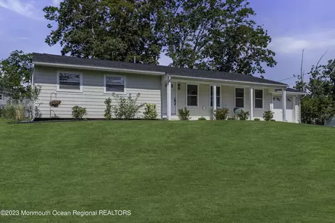 1056 Ruby Dr, Toms River, NJ 08753
