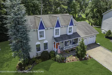 4 Matawan Green Ln, Matawan, NJ 07747
