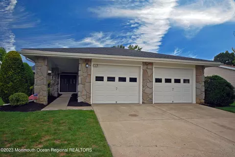 472 Delair Rd # A, Monroe, NJ 08831
