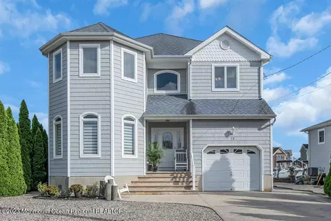 13 Cayman Ave, Toms River, NJ 08753