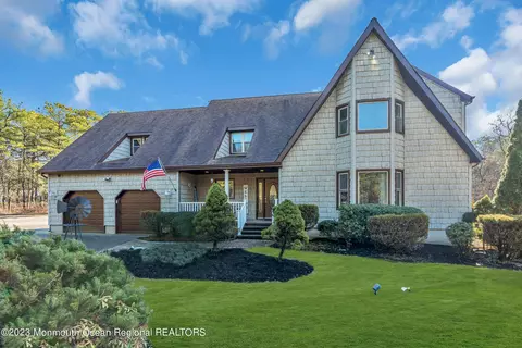 800 Chilvers Ave, Whiting, NJ 08759
