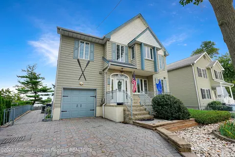 1153 Woodmere Dr, Keyport, NJ 07735