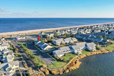 100 Seaview Ave #2A, Monmouth Beach, NJ 07750