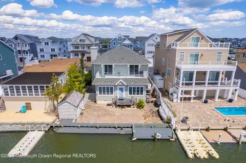 409 6th Ave, Seaside Heights, NJ 08751