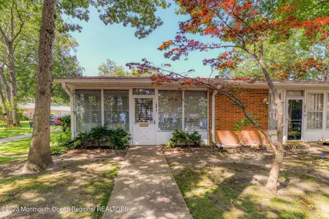 105 Edinburgh Ln # a, Lakewood, NJ 08701