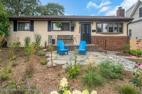 1421 Thomas St, Point Pleasant, NJ 08742