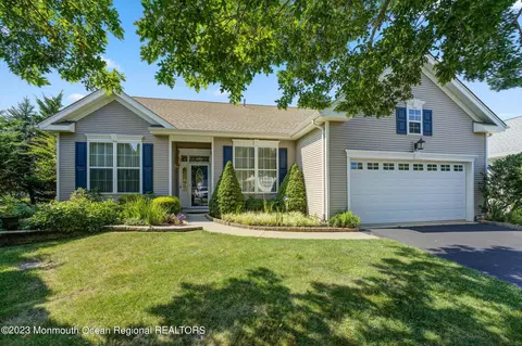 5 Geyser Pl, Barnegat, NJ 08005
