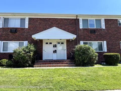 15 A Azalea Ct, Eatontown, NJ 07724