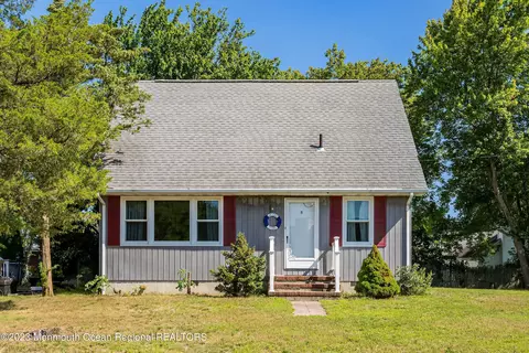 5 Longport Ave, Bayville, NJ 08721
