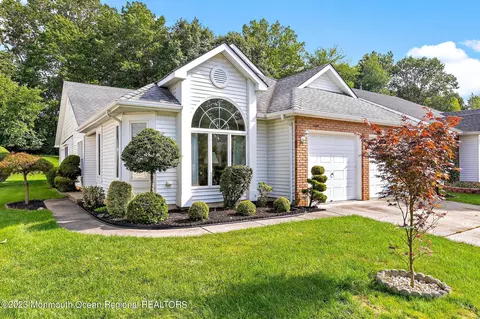 1513 Burr Oak Rd, Toms River, NJ 08755