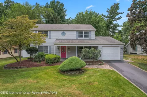 35 Irongate Ln, Aberdeen, NJ 07747