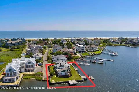 18 Riverview Rd, Monmouth Beach, NJ 07750