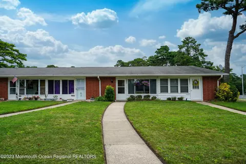643 Plymouth Dr # e, Lakewood, NJ 08701