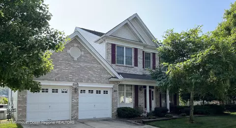 20 Carleton Dr, Freehold, NJ 07728