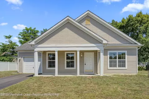 91 3rd Ave, Toms River, NJ 08757