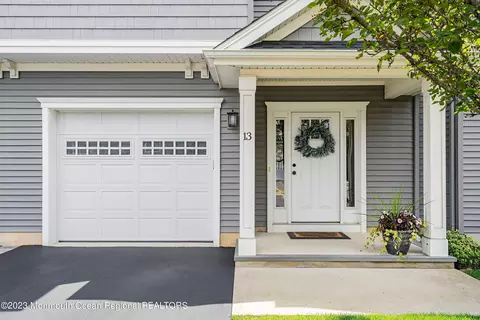 13 Victorian Ct, West Long Branch, NJ 07764