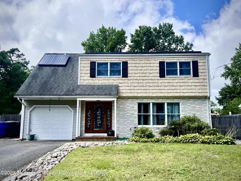 510 Bryn Mawr Dr, Brick, NJ 08723