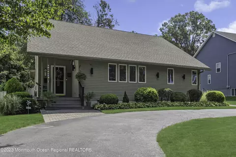 39 Lexington Ave, Toms River, NJ 08753