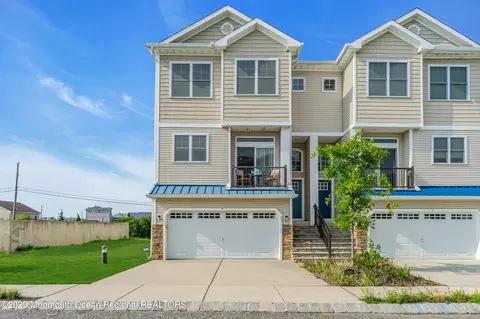 21 Jeffrey Dr, Little Egg Harbor, NJ 08087