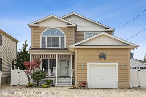 134 Elizabeth Ave, Lavallette, NJ 08735