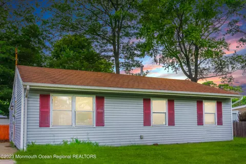 113 5th St, Barnegat, NJ 08005
