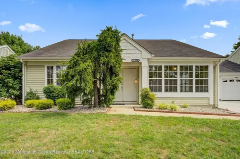 1154 Thornbury Ln #A, Manchester, NJ 08759