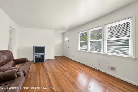 70 Middlesex Rd, Matawan, NJ 07747 photo 12