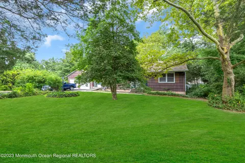 70 Middlesex Rd, Matawan, NJ 07747 photo 2