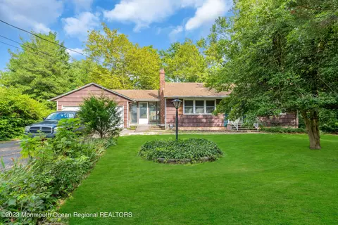 70 Middlesex Rd, Matawan, NJ 07747 photo 5