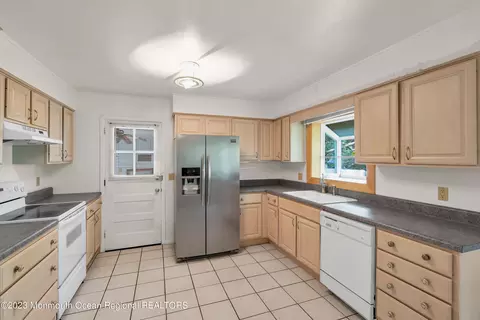 70 Middlesex Rd, Matawan, NJ 07747 photo 15