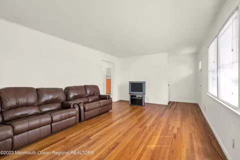 70 Middlesex Rd, Matawan, NJ 07747 photo 11