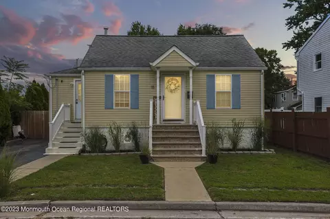18 Bay Ave, North Middletown, NJ 07748