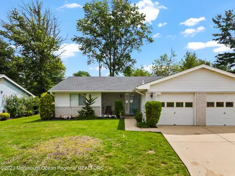 776 Spirea Plz # A, Monroe, NJ 08831
