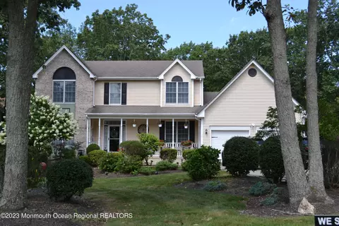 197 Royal Oak Dr, Waretown, NJ 08758