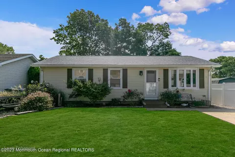 11 Spark Dr E, Brick, NJ 08723