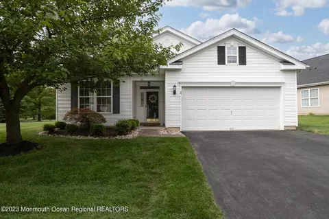 155 Minuteman Cir, Allentown, NJ 08501