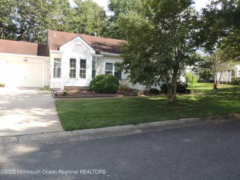 1002 Thornbury Ln # B, Manchester, NJ 08759