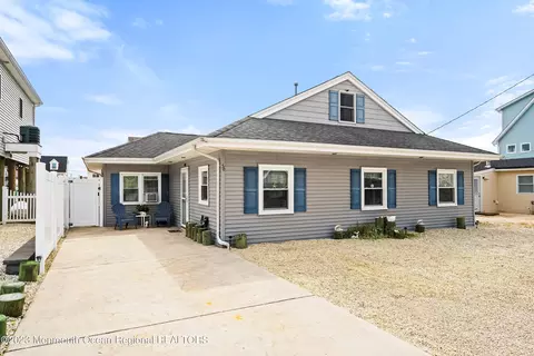 56 Phyllis Ln, Beach Haven West, NJ 08050