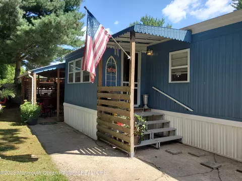 22 Antonia Dr, Jackson, NJ 08527