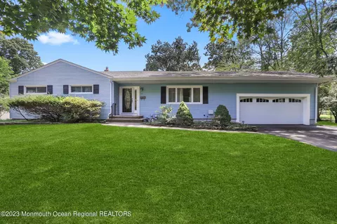 15 Holly Dr, Tinton Falls, NJ 07724