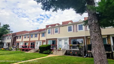 7 Primrose Ln, Brick, NJ 08724
