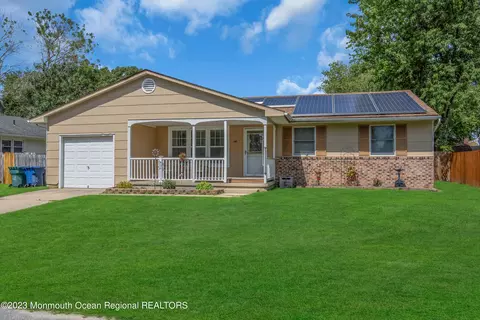 105 Boulder Lake Dr, Little Egg Harbor, NJ 08087