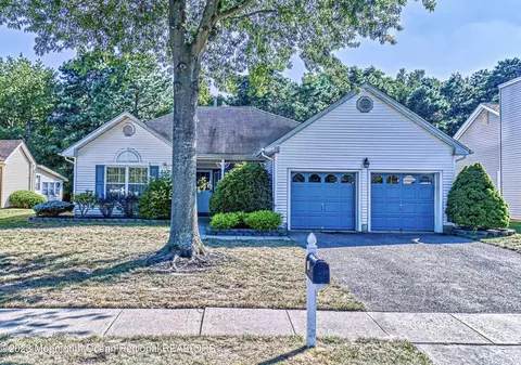 19 Molly Ln, Brick, NJ 08723