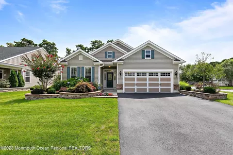 2 Charleston Ct, Little Egg Harbor, NJ 08087