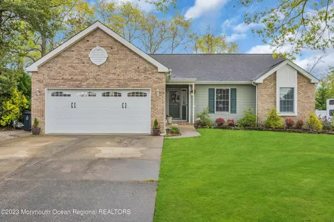 165 Nautilus Dr, Manahawkin, NJ 08050