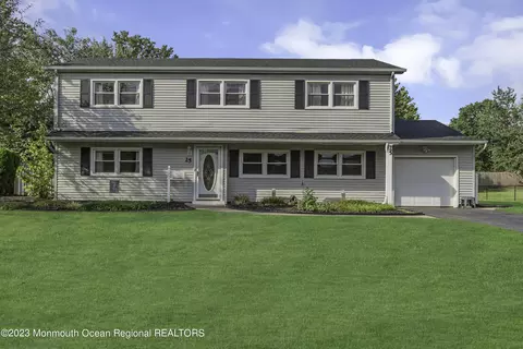 25 Sheffield Dr, Manalapan, NJ 07726