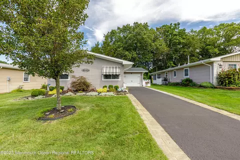 6 Bryant Rd, Brick, NJ 08724